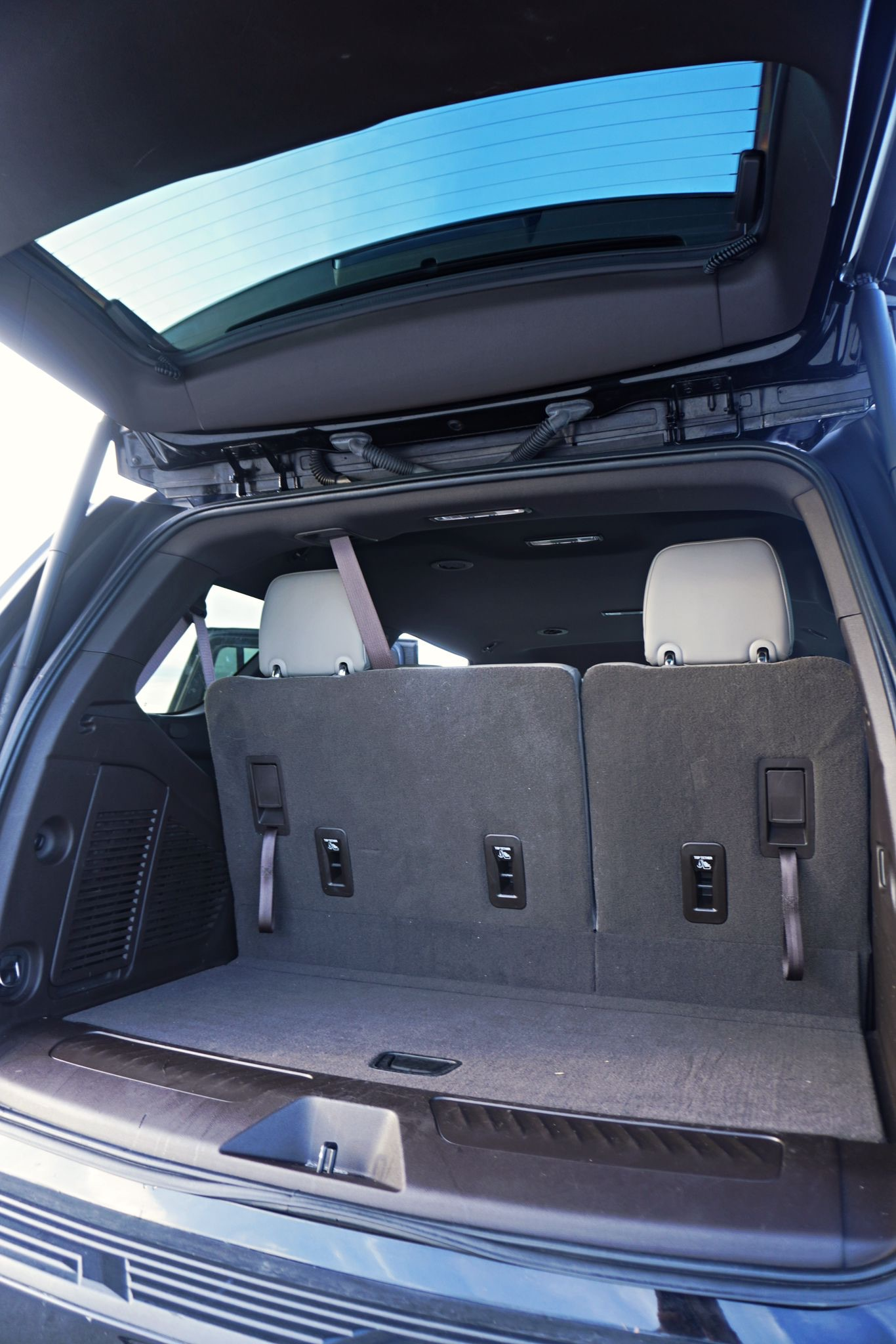 2021-Chevrolet-Tahoe-LT-miami-exotic-toys-4.webp