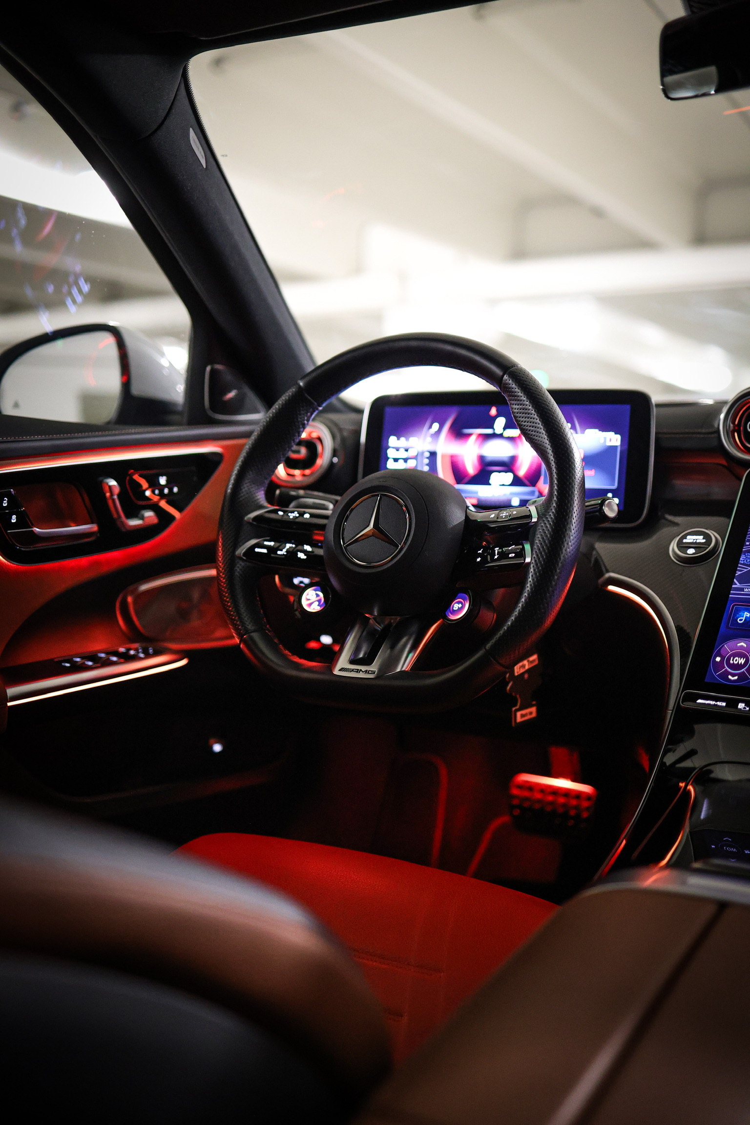 2023-Mercedes-Benz-AMG-C43-17.webp