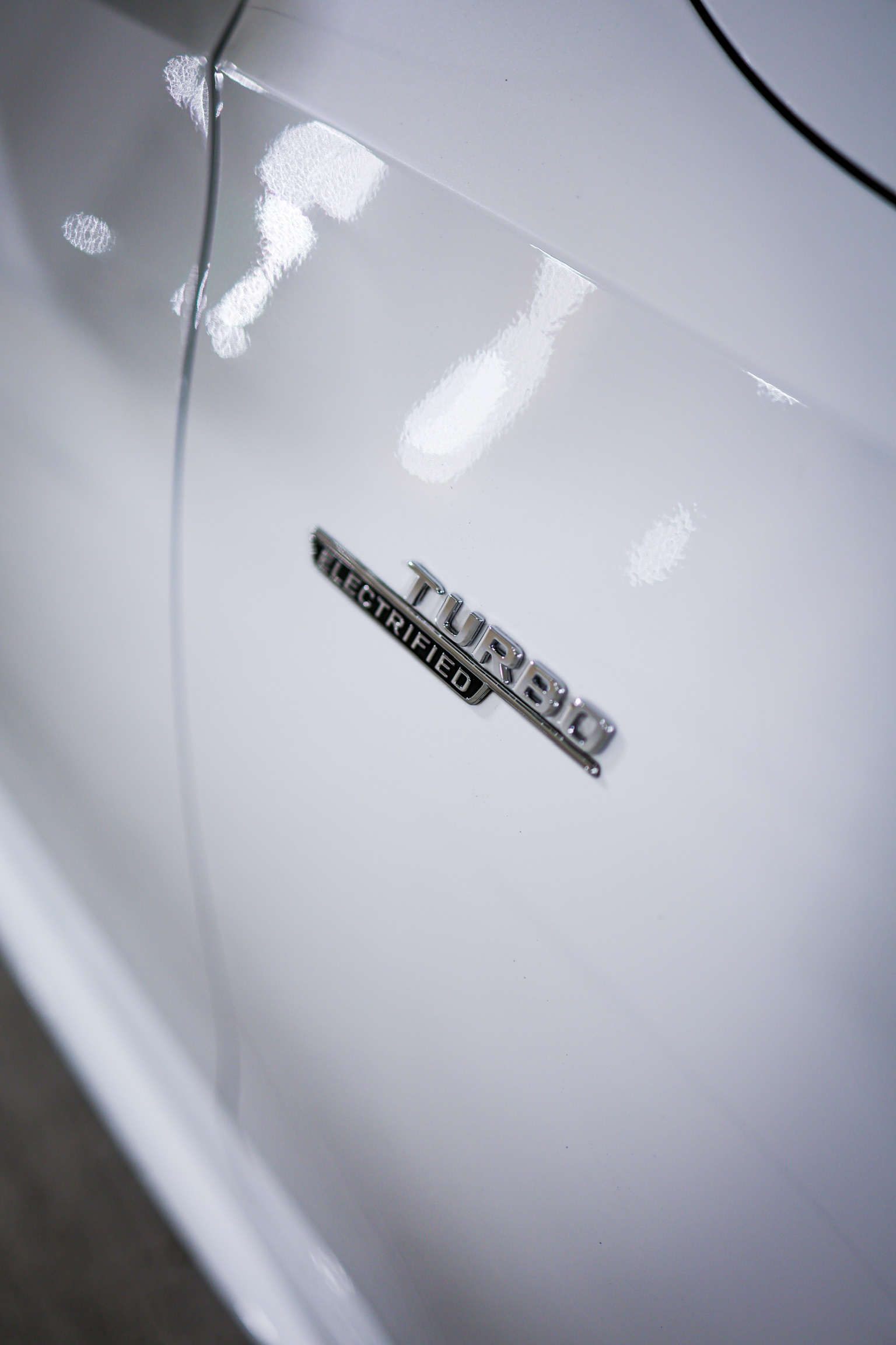 2023-Mercedes-Benz-AMG-C43-8.webp