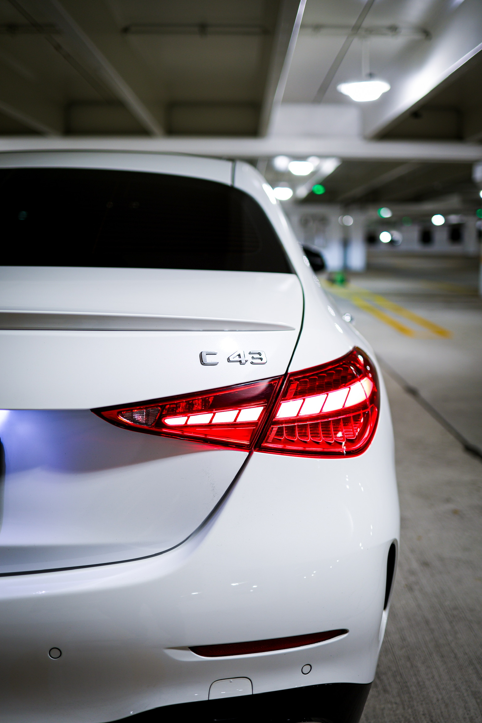 2023-Mercedes-Benz-AMG-C43-9.webp