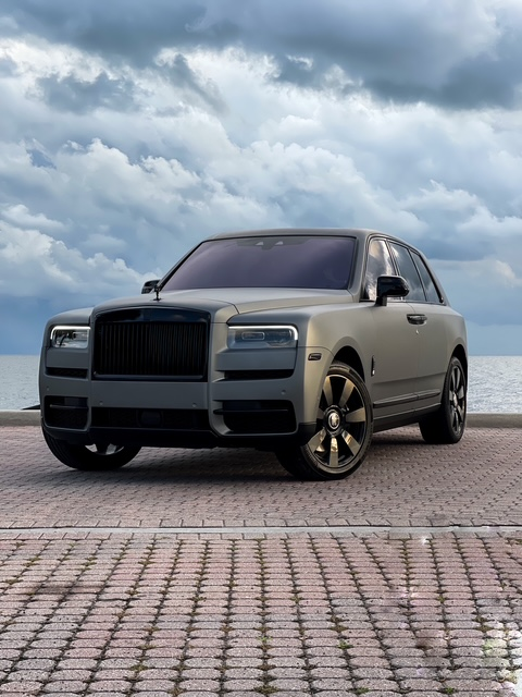 2023-rolls-Royce-cullinan-1.webp