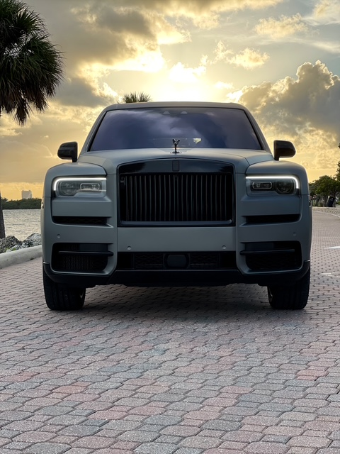 2023-rolls-Royce-cullinan-2.webp