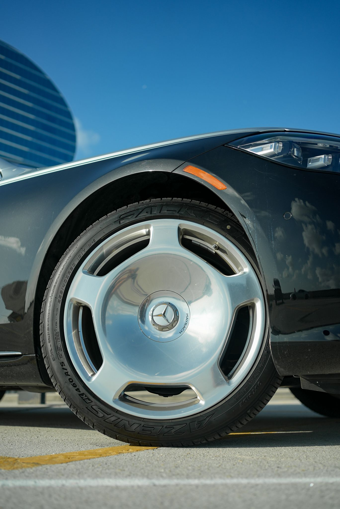 2024-Mercedes-Benz-s580-Maybach-2.webp