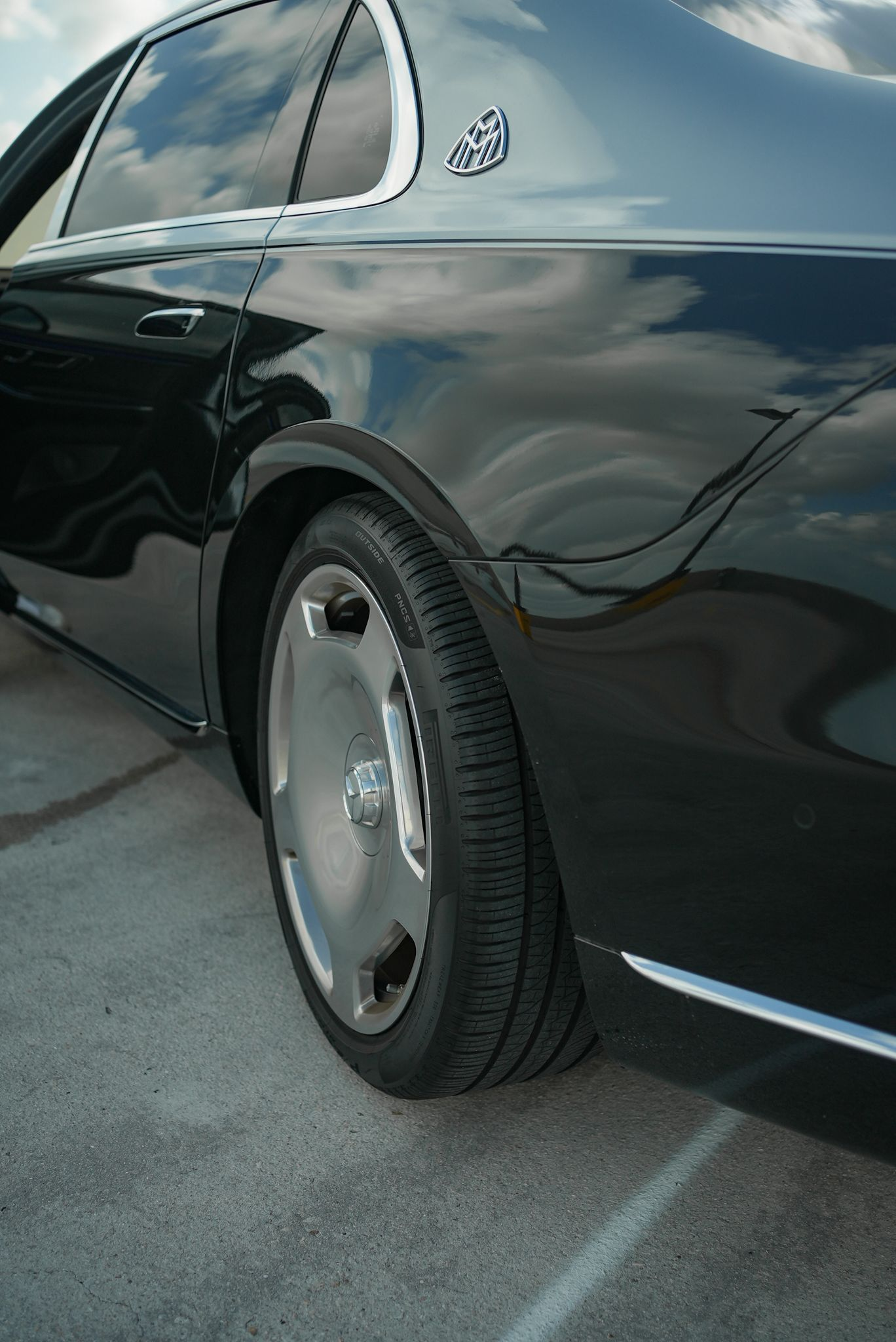 2024-Mercedes-Benz-s580-Maybach-26.webp