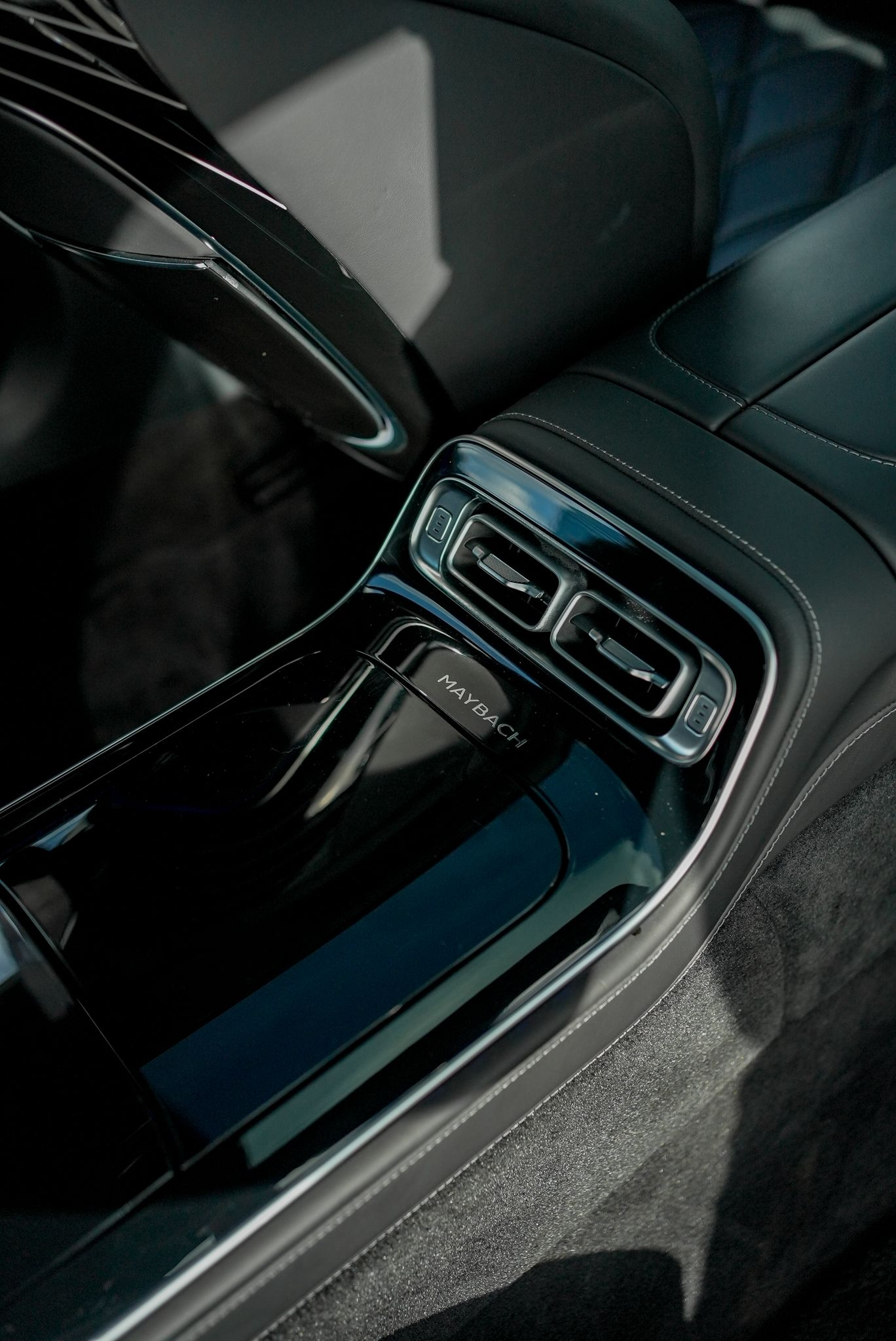 2024-Mercedes-Benz-s580-Maybach-5.webp