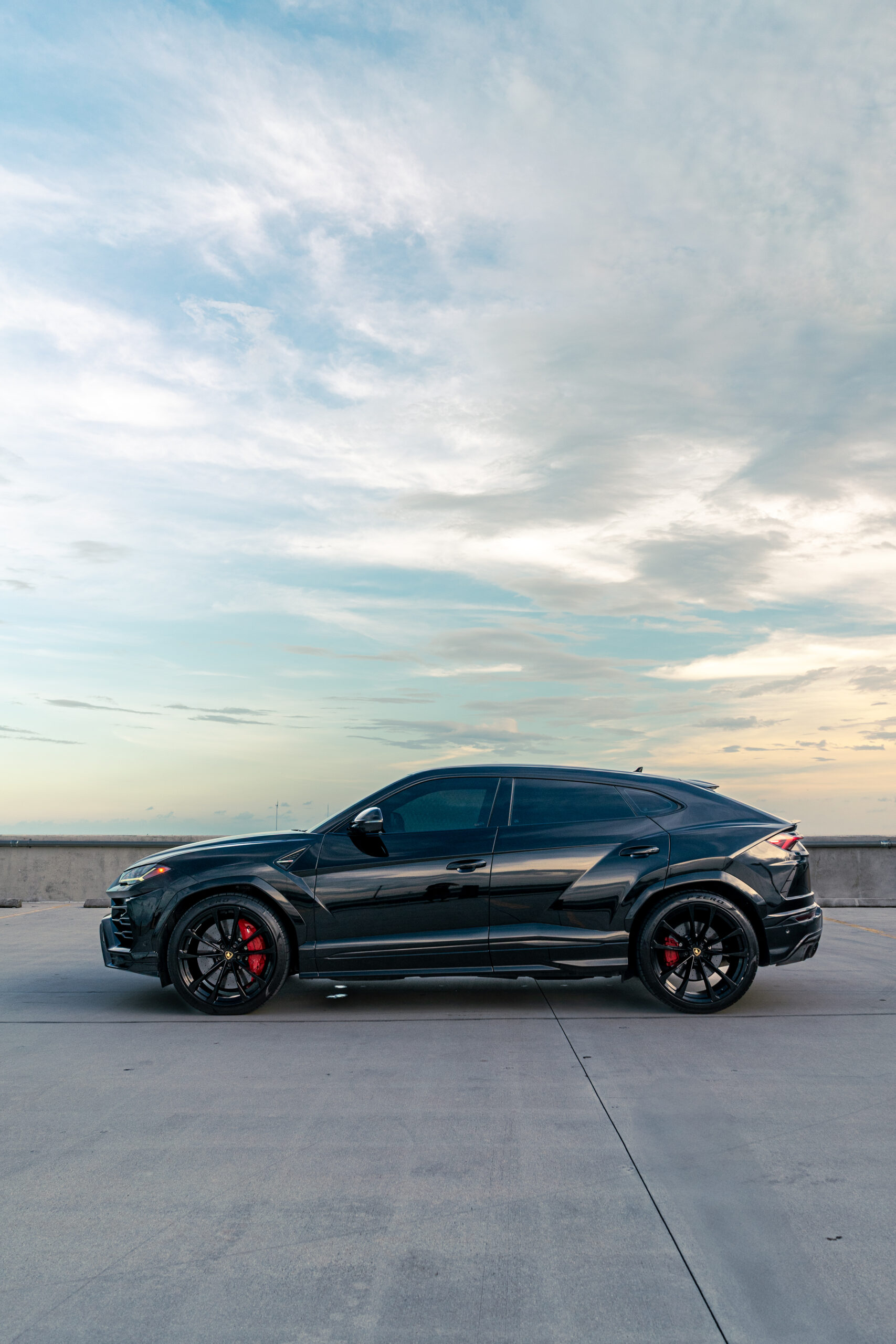 Luxury car rental Miami service - exotic cars lineup